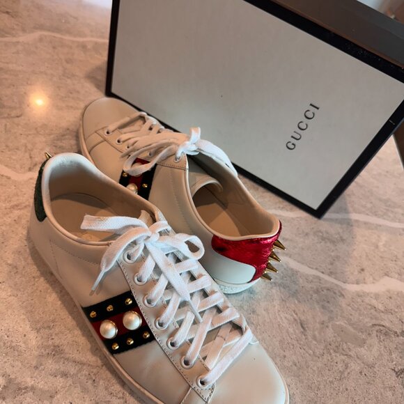 Gucci - Leather "Ace" Studded White Tennis Shoes - Women Size 8 - Picture 3 of 7